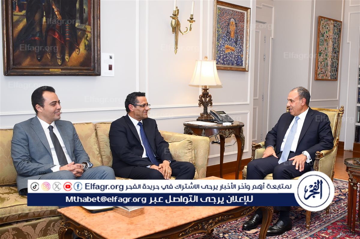 وزير الخارجية يستقبل نقيب الصحفيين 