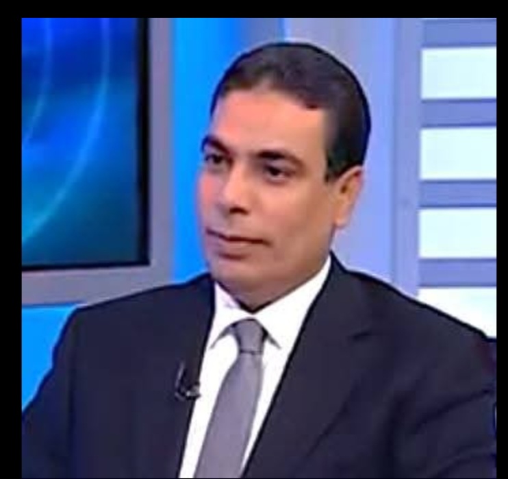 الدكتور عادل عبدالغفار المستشار الإعلامي والمتحدث الرسمي للوزارة 