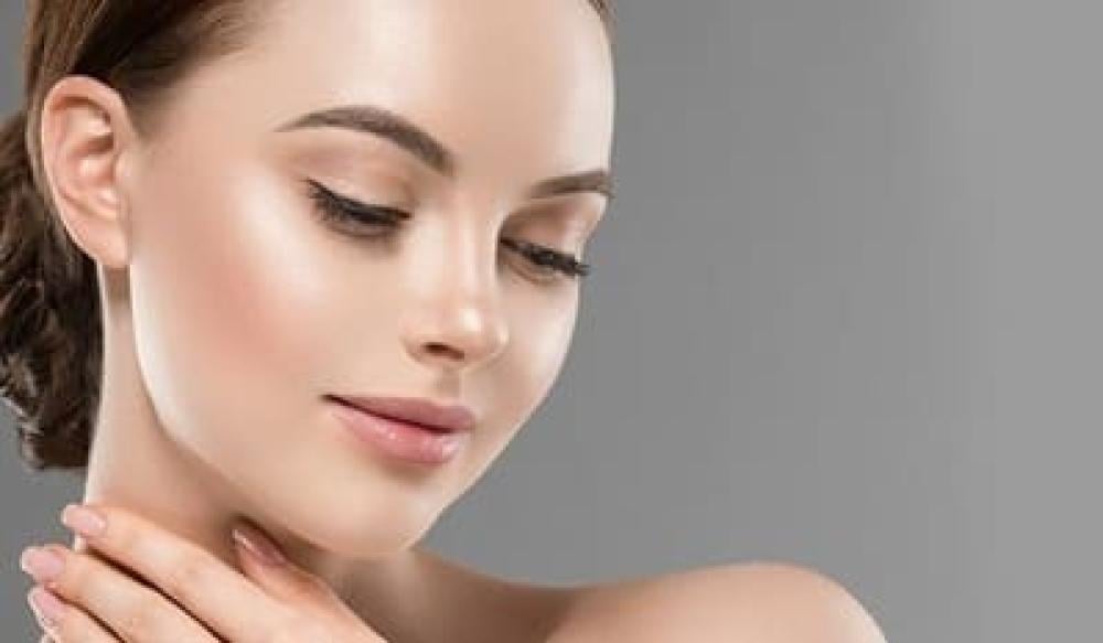 العناية بالبشرة الجافة في فصل الشتاء: طرق وحلول عملية