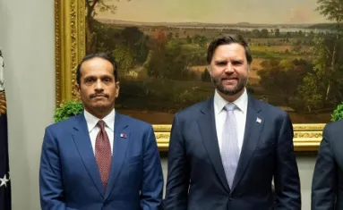 كما التقى الشيخ محمد بن عبدالرحمن، على هامش الاجتماعات في نيويورك، نائب الرئيس الأميركي جي دي فانس ووزير الخارجية ماركو روبيو لمناقشة تداعيات الهجوم الإسرائيلي