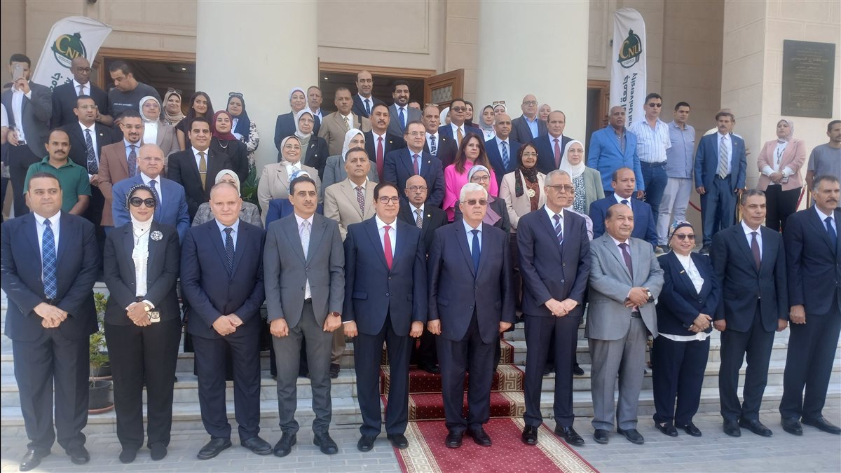 رئيس الجامعة في جولته التفقدية