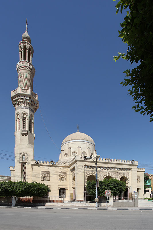 مسجد عمر ابن عبدالعزيز ميدان المدرية ببني سويف 