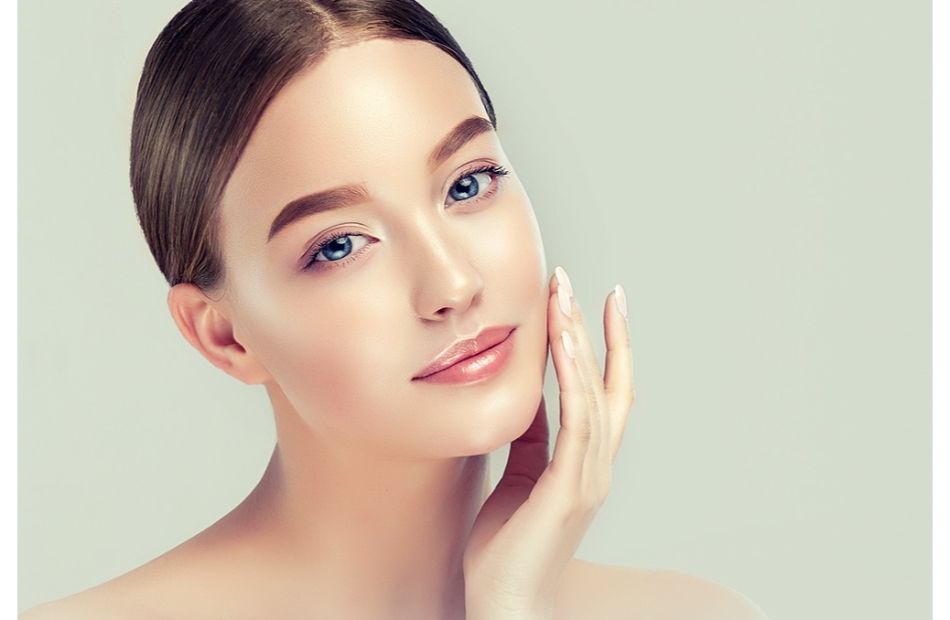 <strong>روتين العناية بالبشرة قبل النوم.. سر الجمال الليلي لبشرة نضرة وصحية</strong>