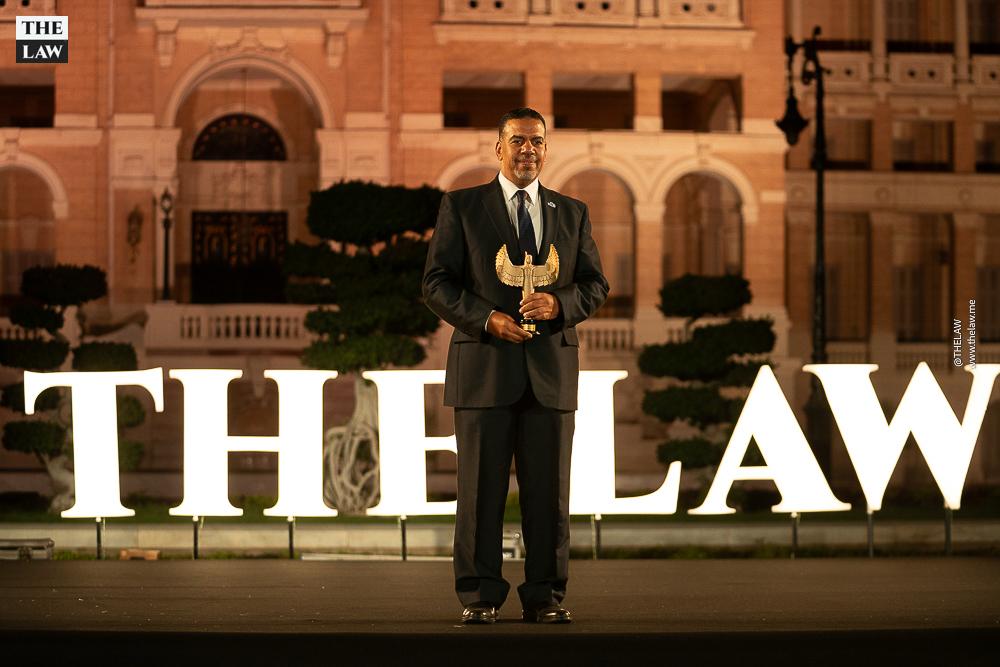 <i>الإدارة القانونية بـ CIB تتألق في احتفالية The Law وتحصد ثلاث جوائز تعكس ريادتها في السوق المصري</i>