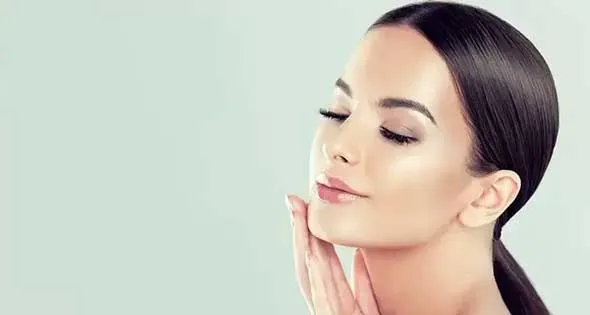 أخطاء شائعة في العناية بالبشرة تسبب تلفها.. تجنبيها لتحافظي على نضارتك