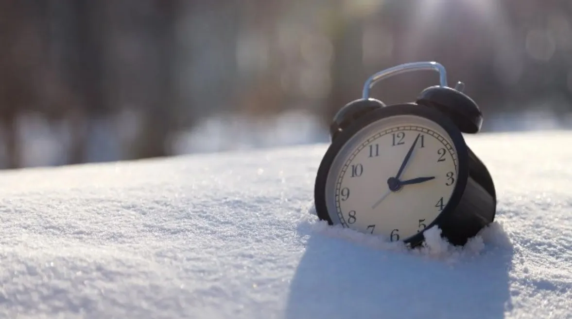 التوقيت الشتوي يعود رسميًا.. تعرف على موعد تغيير الساعة في مصر