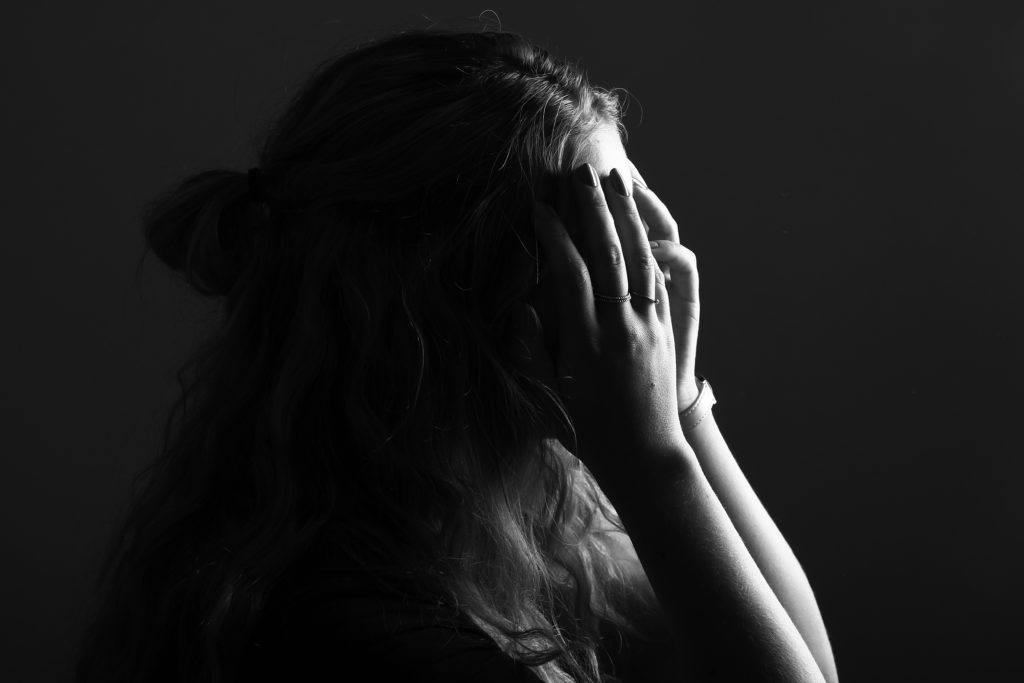 النوم، الصحة النفسية، القلق، الاكتئاب، الأرق، التوتر، الراحة النفسية، اضطرابات النوم، المزاج، هرمونات السعادة، النوم الصحي، تأثير قلة النوم