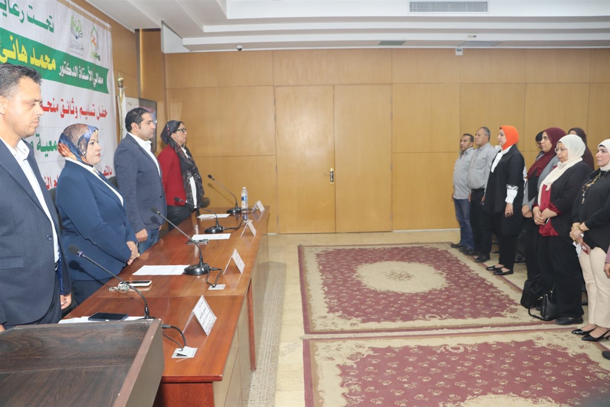 «مشوار» تقدم 29 منحة دراسية لطلاب كليات القمة ببني سويف