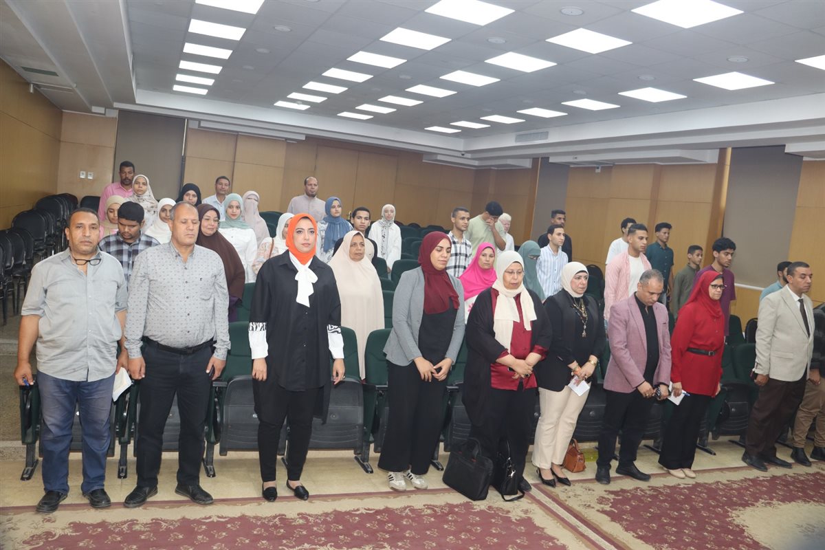 «مشوار» تقدم 29 منحة دراسية لطلاب كليات القمة ببني سويف