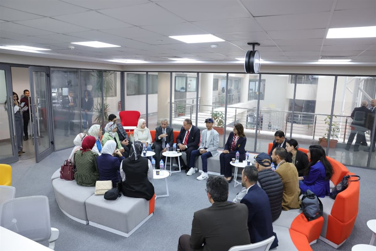 جانب من الزيارة