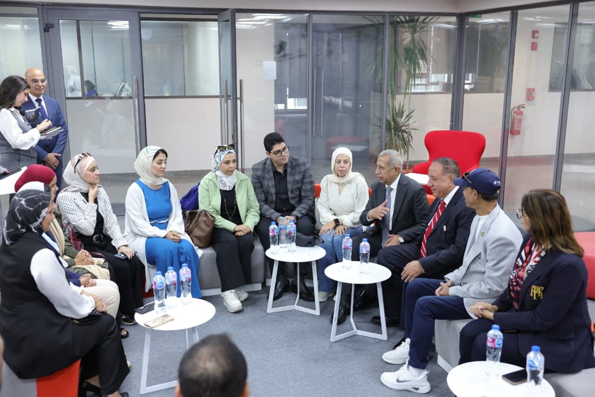 جانب من الزيارة