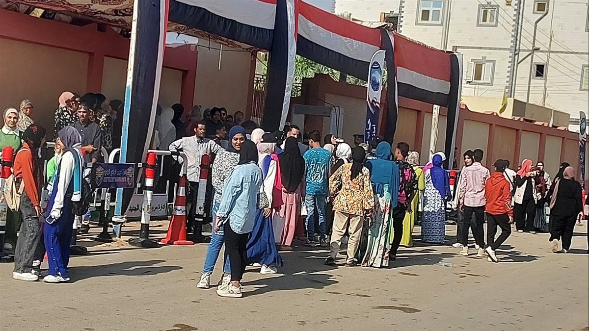  السيدات يتصدرن المشهد الانتخابي في لجان العمرانية والطالبية بالجيزة في انتخابات مجلس النواب 2025