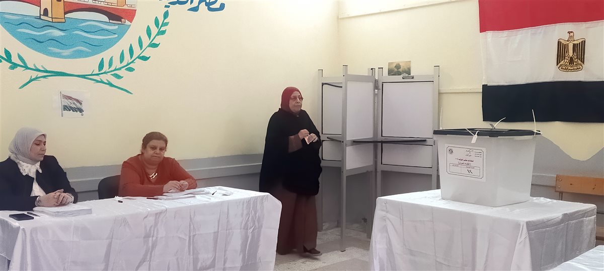 داخل لجنة الاقتراع