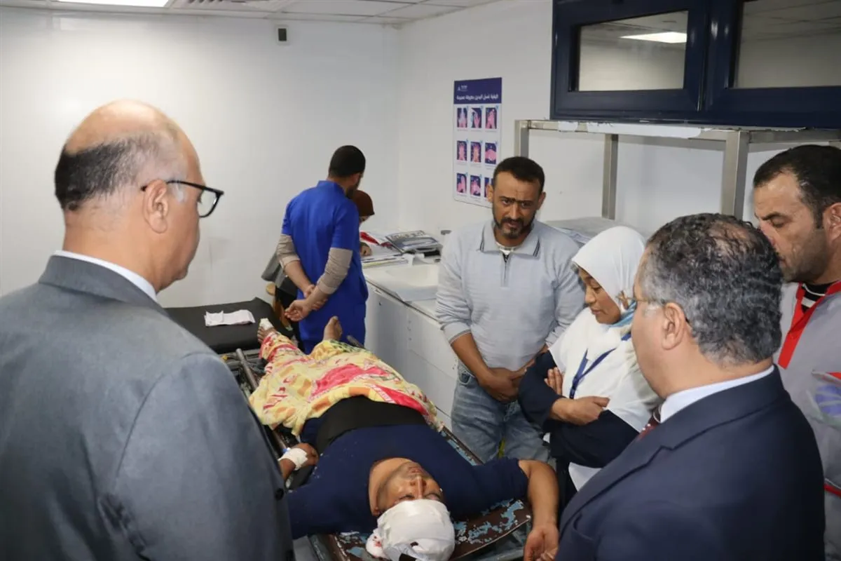 محافظ القليوبية داخل المستشفى