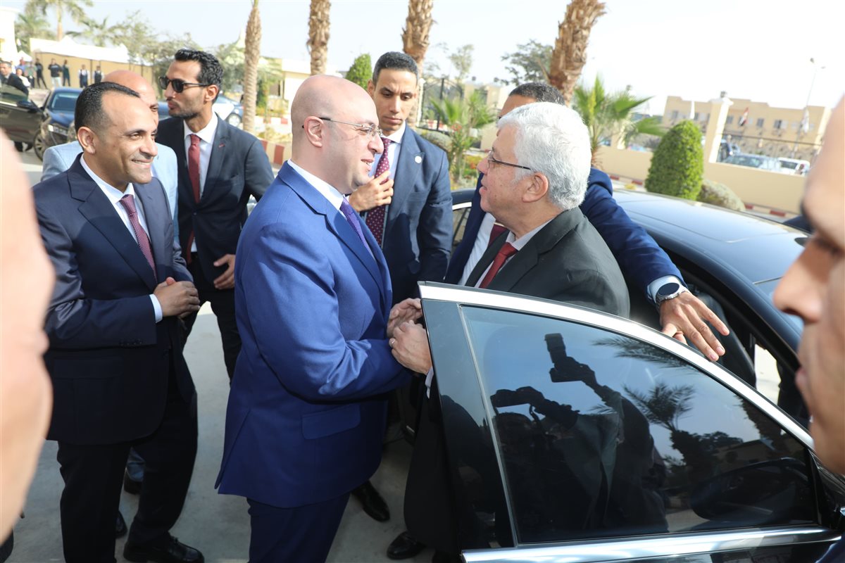 محافظ بني يستقبل وزير التعليم العالي