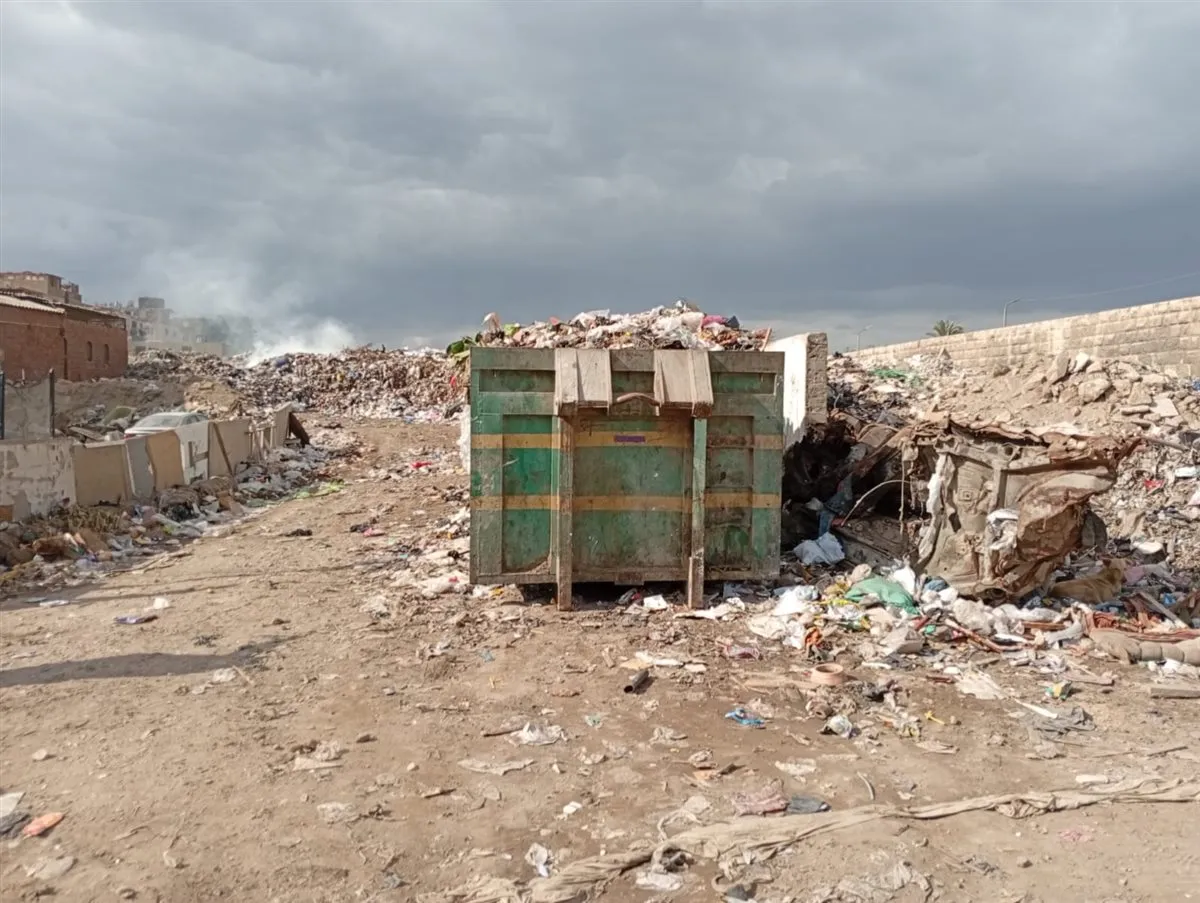 وأطلق أهالي حي مصر القديمة، صرخة استغاثة مدوية بعد تفاقم أزمة القمامة التي تحاصر متحف الحضارات المصرية والمنطقة المحيطة بسور مجرى العيون