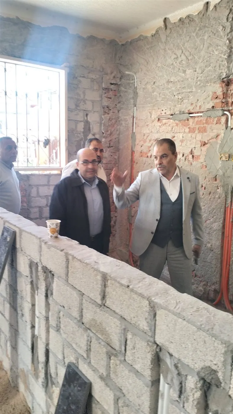 <strong>رئيس مصر الوسطى لتوزيع الكهرباء يتابع إنشاء مركز خدمة جديد ببني سويف</strong>