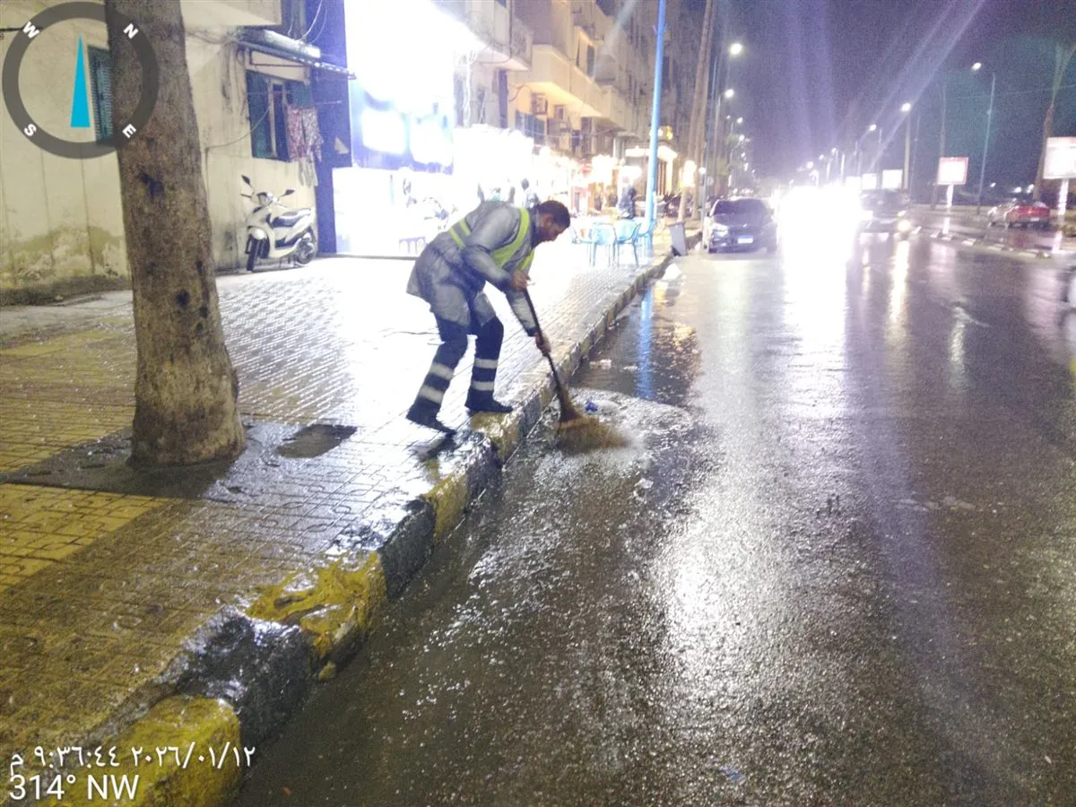 جانب من متابعة المحافظة لتداعيات النوة&nbsp;