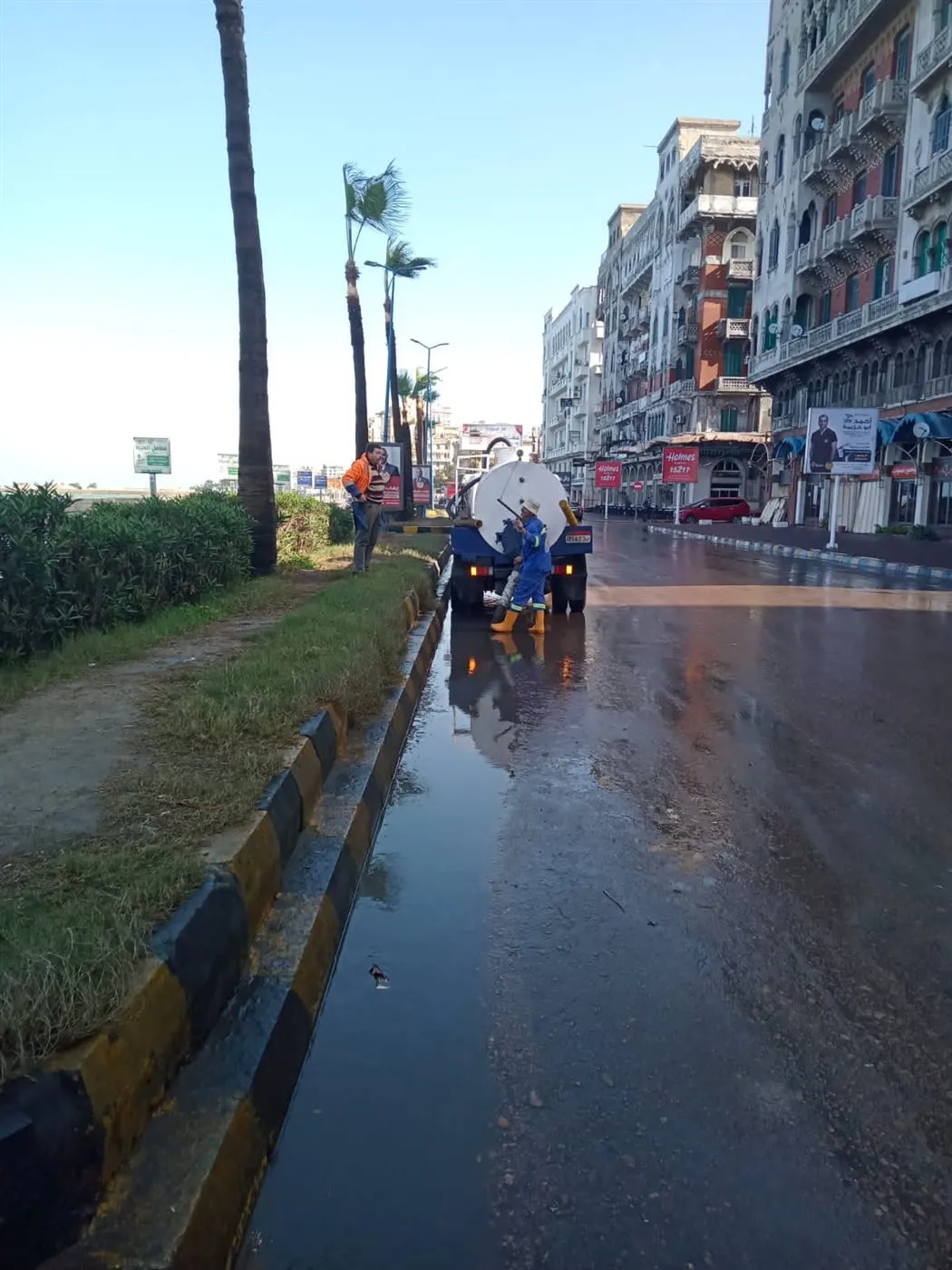 جانب من متابعة المحافظة لتداعيات النوة&nbsp;