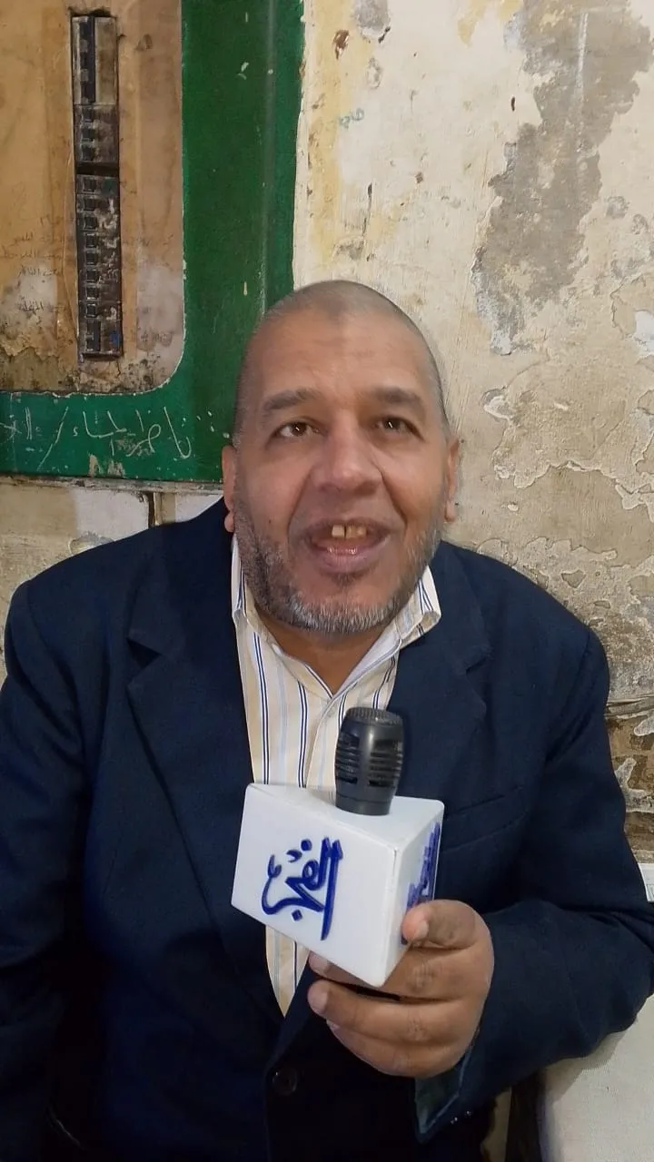 أيمن محمد السيد ناظر بأحدى محطات ترام الرمل&nbsp;