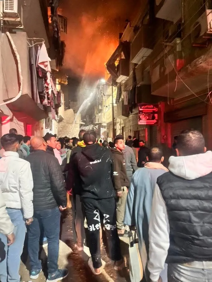 الحماية المدنية تسيطر علي الحريق&nbsp;