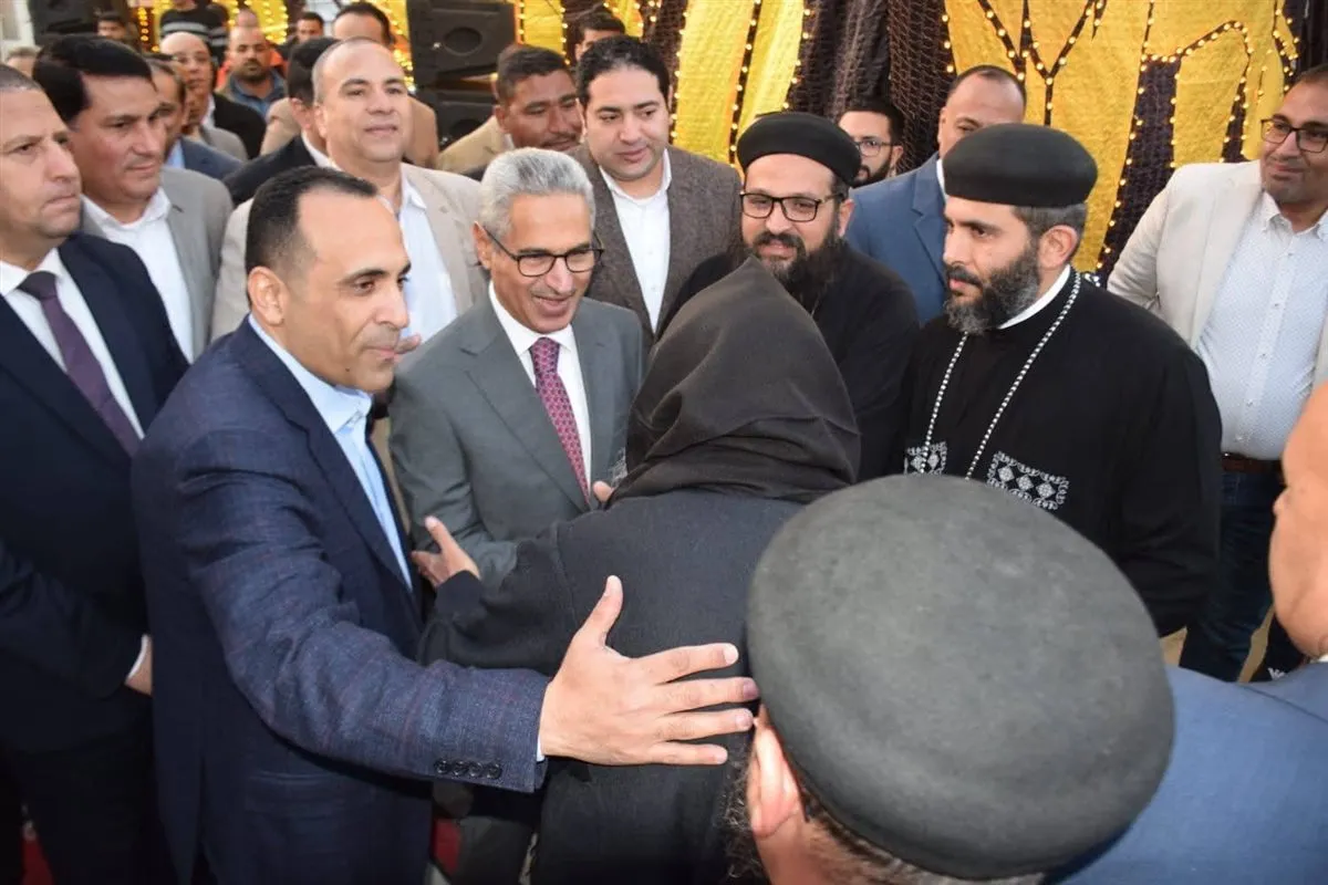 محافظ بني سويف والنائب نادر نسيم وبعض الحضور