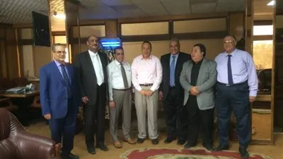 رئيس جامعة قناة السويس يستقبل عميد ووكلاء كلية الآداب