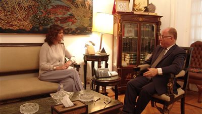 وزير الثقافة يلتقي وزيرة الهجرة لبحث تقديم الخدمات الثقافية للمصريين