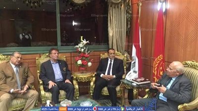 محافظ بورسعيد يستقبل رئيس الاتحاد الأفريقي للتايكوندو