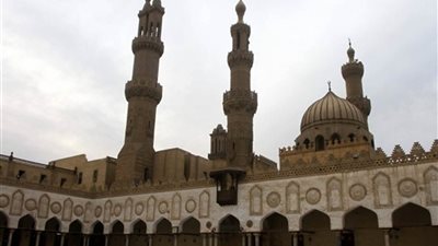 الأزهر الشريف ينعى ضحايا طائرة مصر للطيران ويعزي أسرهم