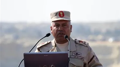 رئيس الهيئة الهندسية للقوات المسلحة يتفقد مجمع موبكو بدمياط