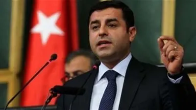 تركيا: المعارضة تتعهد بالطعن على قرار إلغاء حصانة النواب