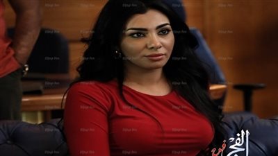 بالصورة.. فنان شهير يتعدى على ميرهان حسين بالضرب