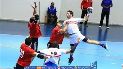 بالفيديو .. أحمد الأحمر يتحدى رئيس الزمالك فى 