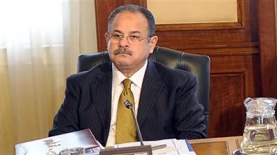 وزير الداخلية الذي أحيل إلى المعاش وعاد لتغيير خطط الوزارة (بروفايل)
