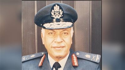 طيار سابق: التصريح الفرنسي بشأن ما خرج من الطيارة قبل سقوطها له دلالة خطيرة