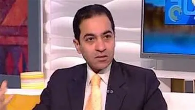 استاذ اقتصاد يكشف سبب إقدام 