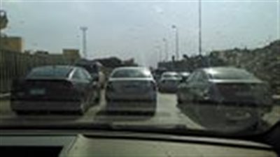 انقلاب سيارة نقل أعلى وصلة المريوطية بالطريق الدائري 