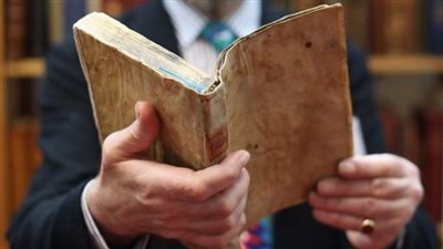 من يكتب التاريخ في العالم العربي ؟ 