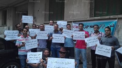 من أمام الوزراء.. معلم مغترب لـ