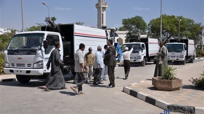 وصول سيارة إطفاء و3 عربات مجهزة لجمع القمامة إلى جامعة المنيا 