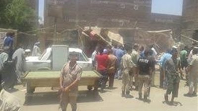 إزالة 7 محال مخالفة بغرب أسيوط (صور)