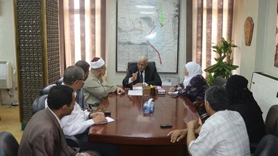 محافظ السويس يجتمع بقيادات المنطقة الأزهرية