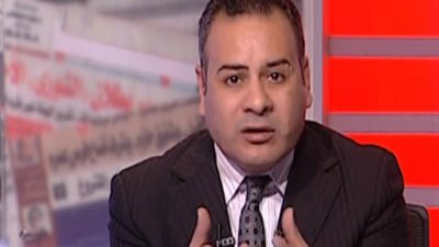 القرموطي ينفعل على الإخوان بسبب الطائرة المنكوبة: 