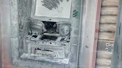 مجهولون يضرمون النيران في ماكينة صراف آلي بالبحيرة (صور)