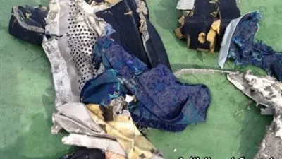 عاجل.. ظهور أجزاء جديدة من حطام الطائرة المصرية المنكوبة