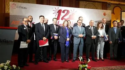 وزير الاتصالات: تدشين3 خطوط إنتاج للتابليت والتليفون المحمول في مصر