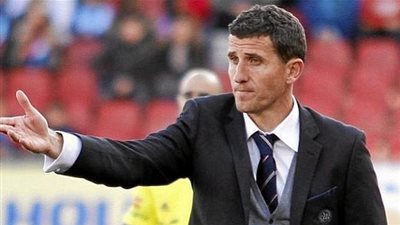 ملقا يقيل المدير الفني خافيير غارسيا