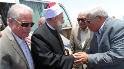 وصول علي جمعة  إلى مطار شرم الشيخ الدولي  