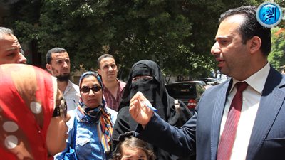 مشادات بين مسؤول مكتب شكاوي 